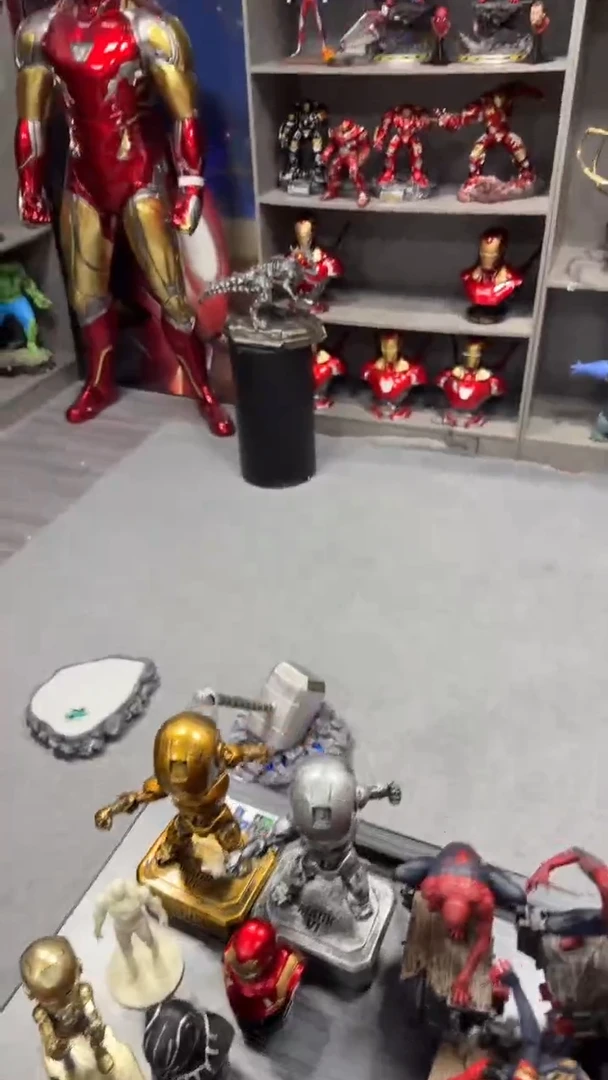 树脂摆件雷神锤发光