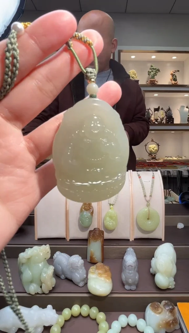 颈饰未镶嵌和田玉苏