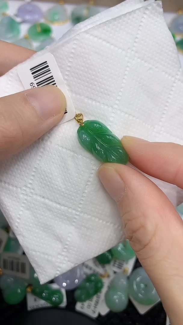 颈饰18K金镶嵌翡翠a货支持复检百元以上9元证书费自理
