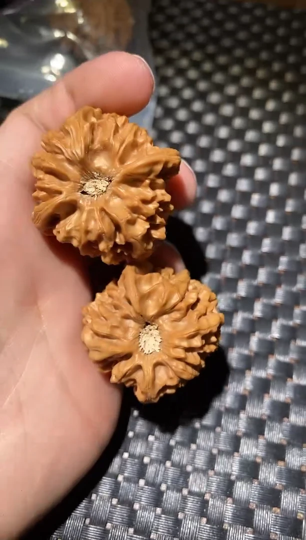 把件文玩核桃吉***?微修打底龙门涧38