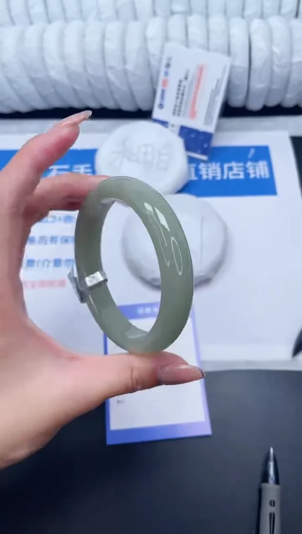 未镶嵌手镯石英质玉74-62DK