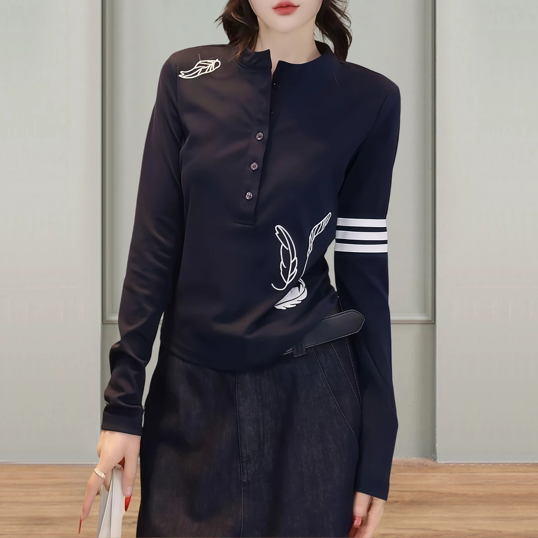百搭老钱风女装印花高级感上衣气质穿搭长袖纽扣极简风圆领T恤