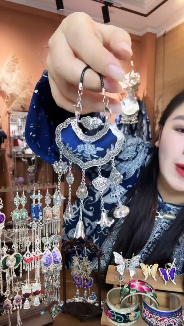 刺绣纯手工民族风吊坠