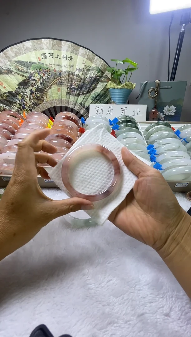 石英质玉手镯未镶嵌58