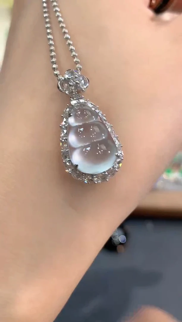 吊坠(不含链)18K金镶嵌翡翠a210