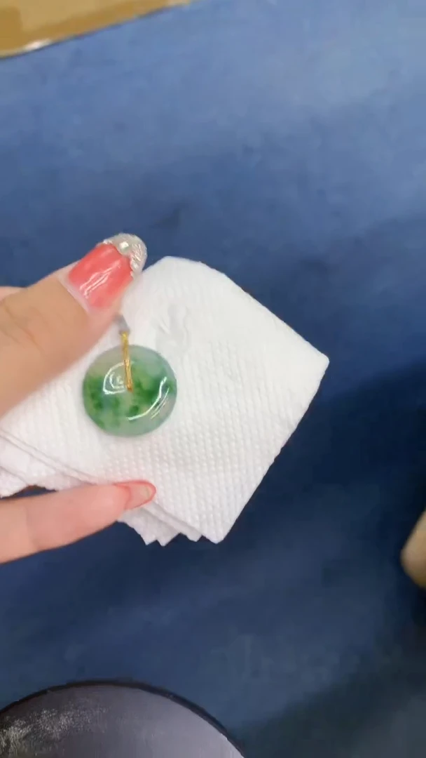 颈饰18K金镶嵌翡翠1