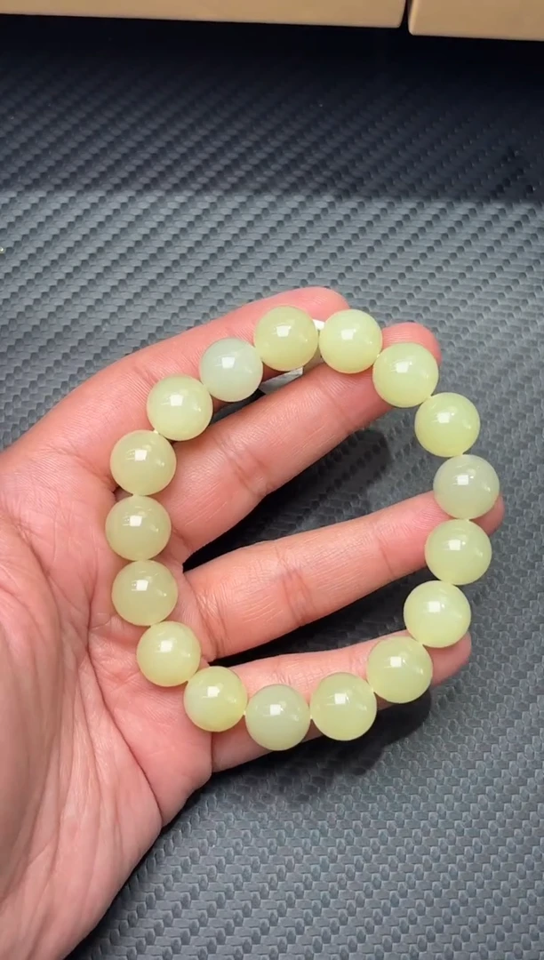 未镶嵌手串和田玉若羌微色差卡12M