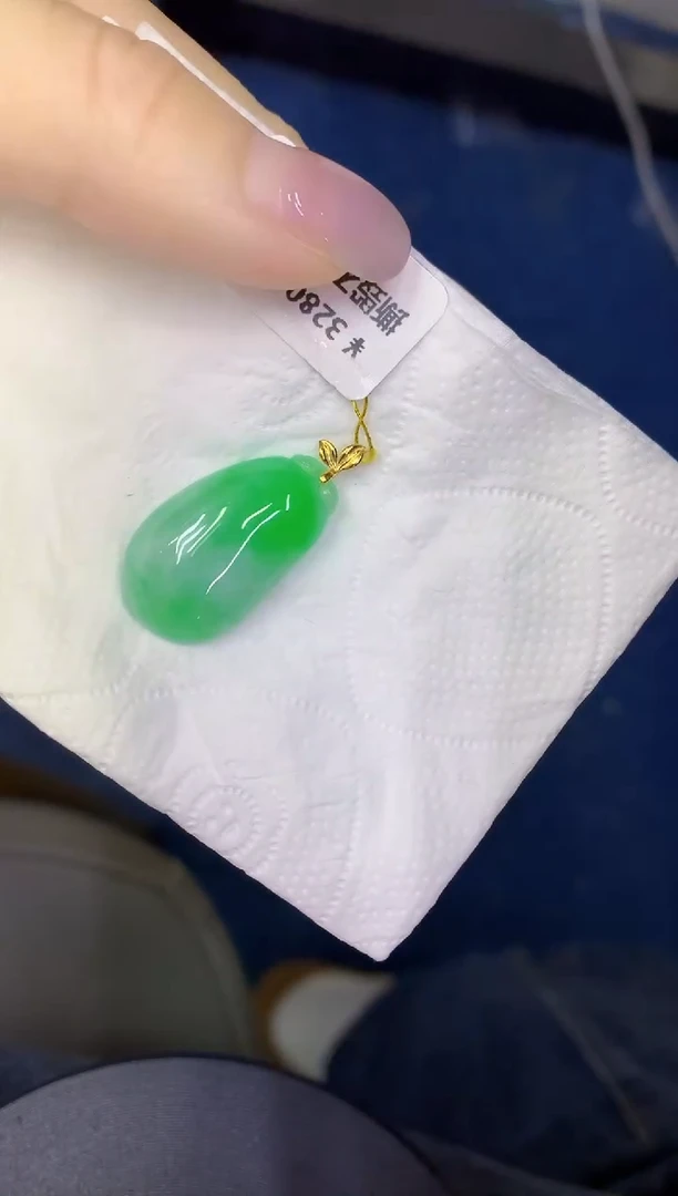 颈饰18K金镶嵌翡翠缅甸天然翡翠A货