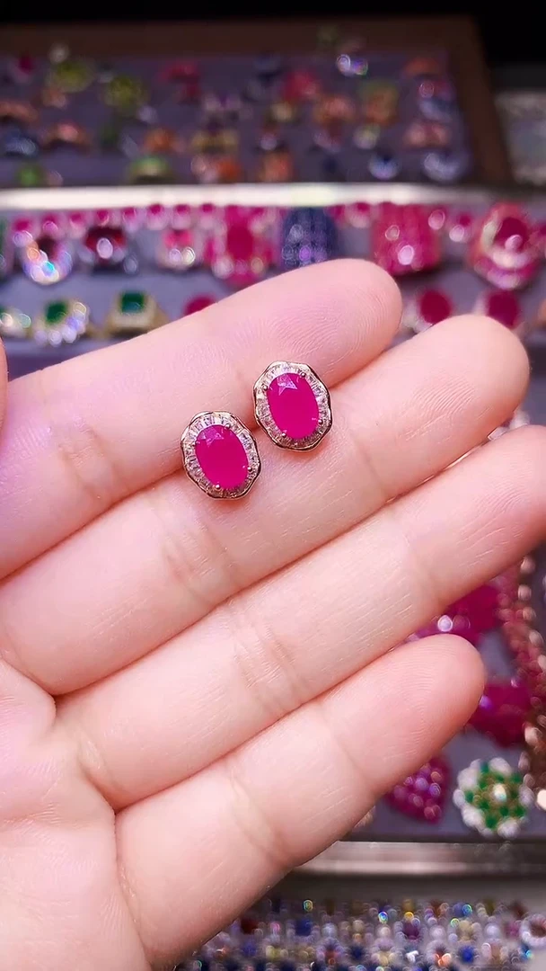 银S925镶嵌耳饰红宝石...