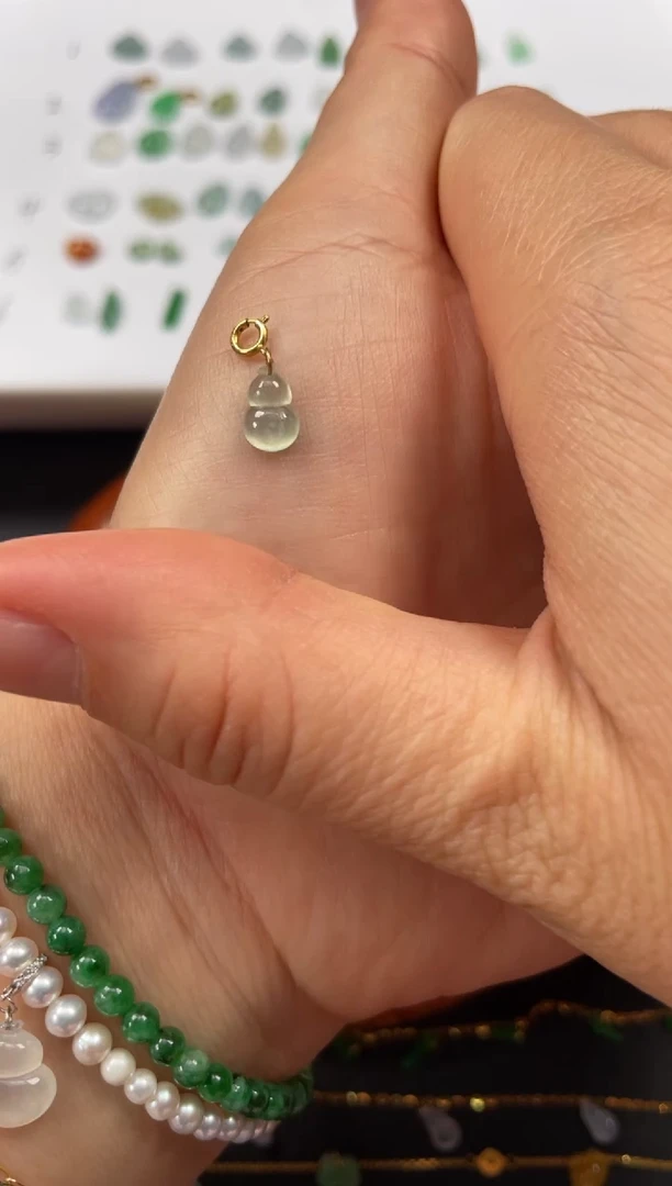 吊坠(不含链)18K金镶嵌翡翠一个JK438