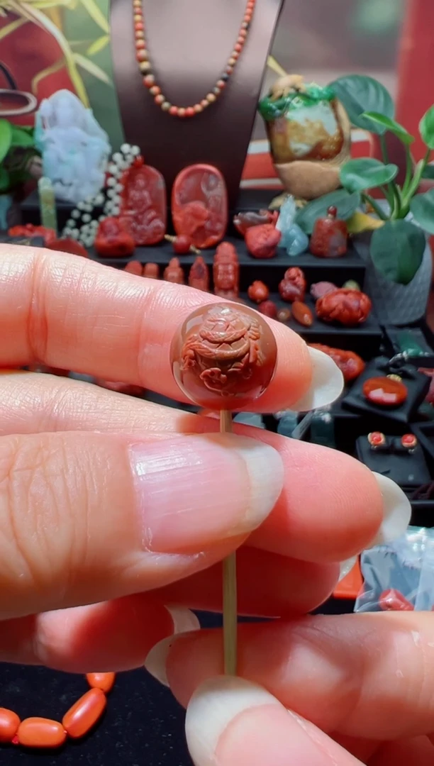 南红玛瑙雕刻珠未镶嵌摆****?雕刻珠有微裂玄武