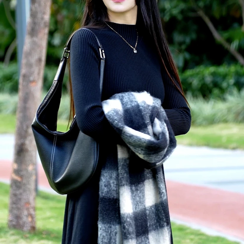 微道衣足加厚加密2025秋冬小黑裙法式半高领打底针织显瘦连衣裙