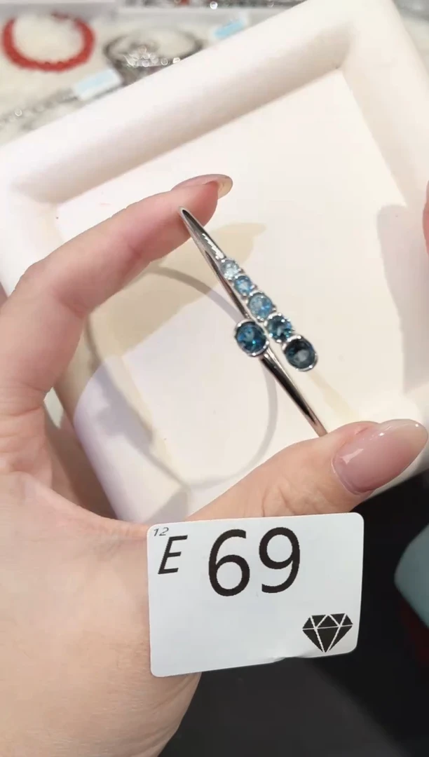 银S925镶嵌托帕石手镯多样性发其一E69