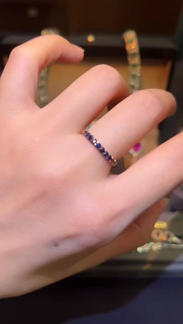 戒指蓝宝石18K金镶嵌0.82ct老烧