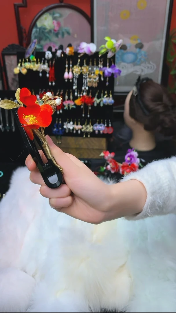 刺绣一***?非遗手工绒花饰品