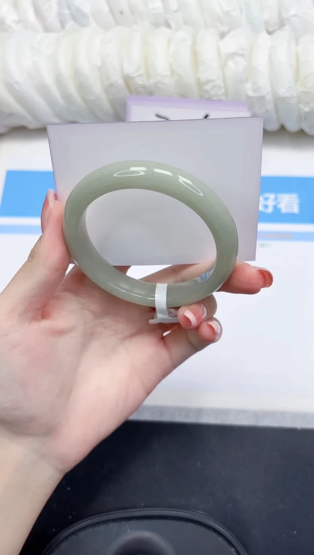 未镶嵌手镯石英质玉204-62-仪式感