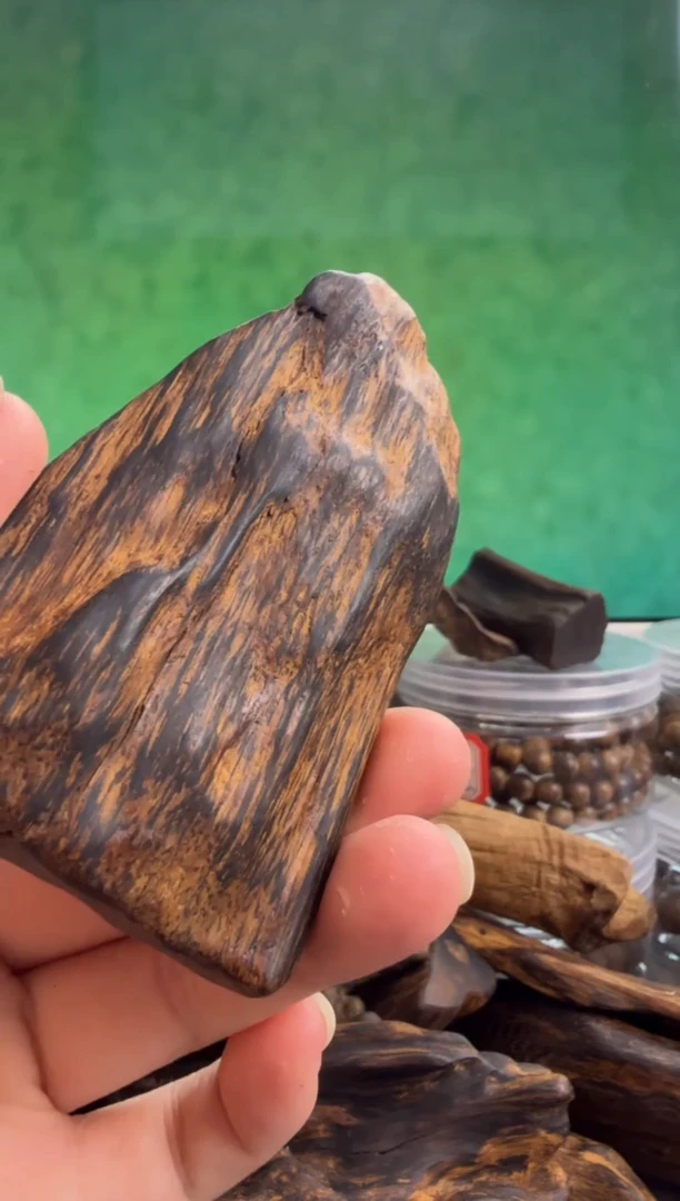 沉香吊坠越南多样性发一