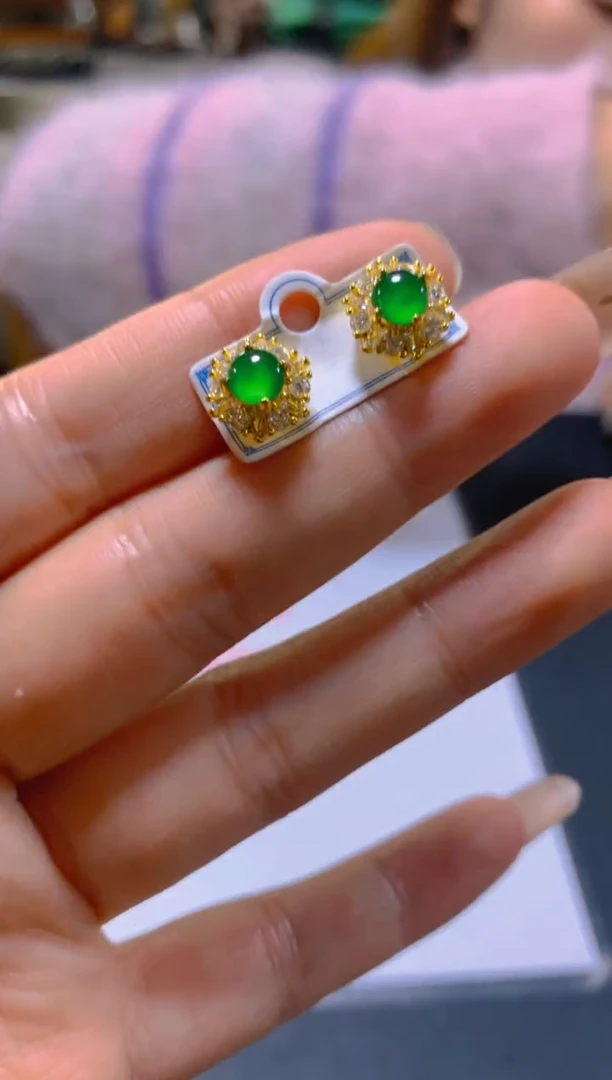 未镶嵌翡翠耳饰多样性发一