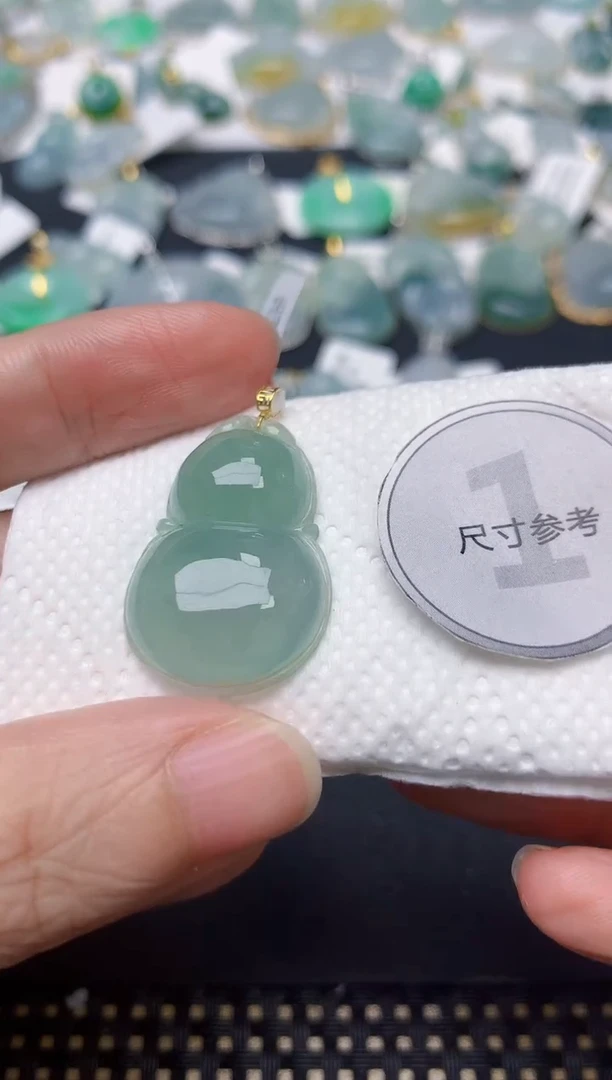 颈饰18K金镶嵌翡翠天然缅甸A货翡翠