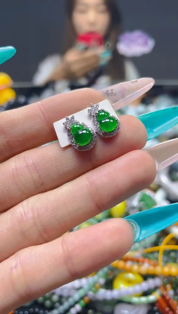 翡翠未镶嵌颈饰/T/翡翠A货，一件也是批发价