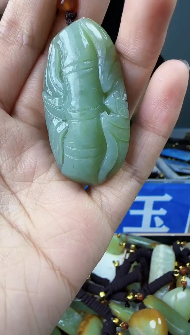 和田玉未镶嵌颈饰1