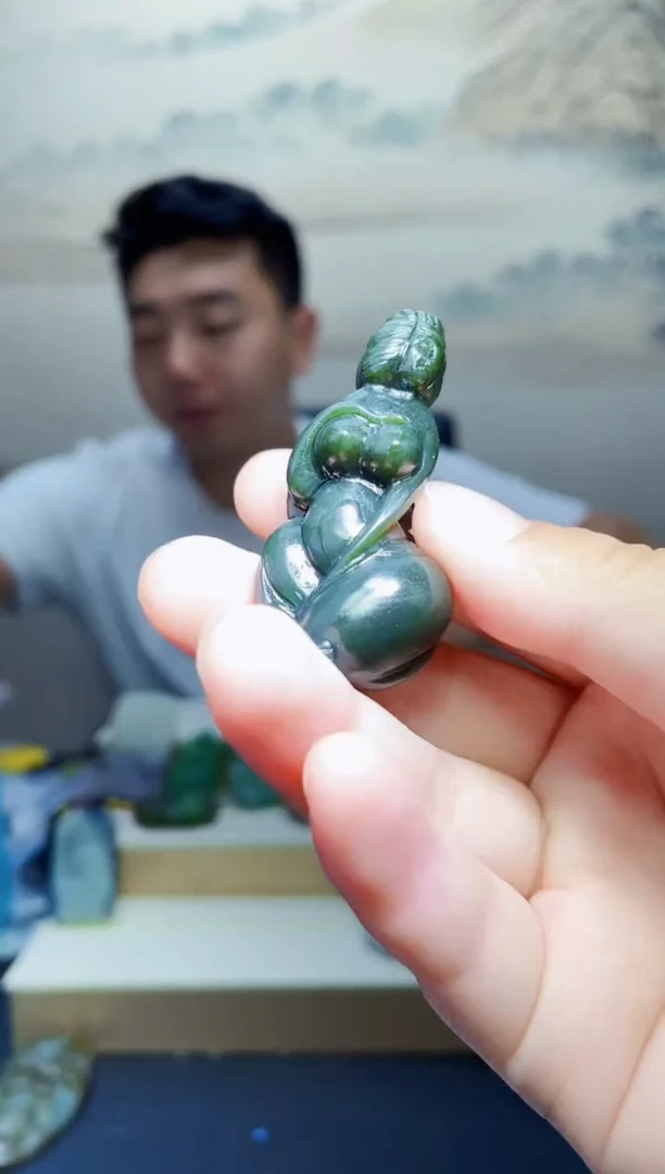 和田玉未镶嵌颈饰1