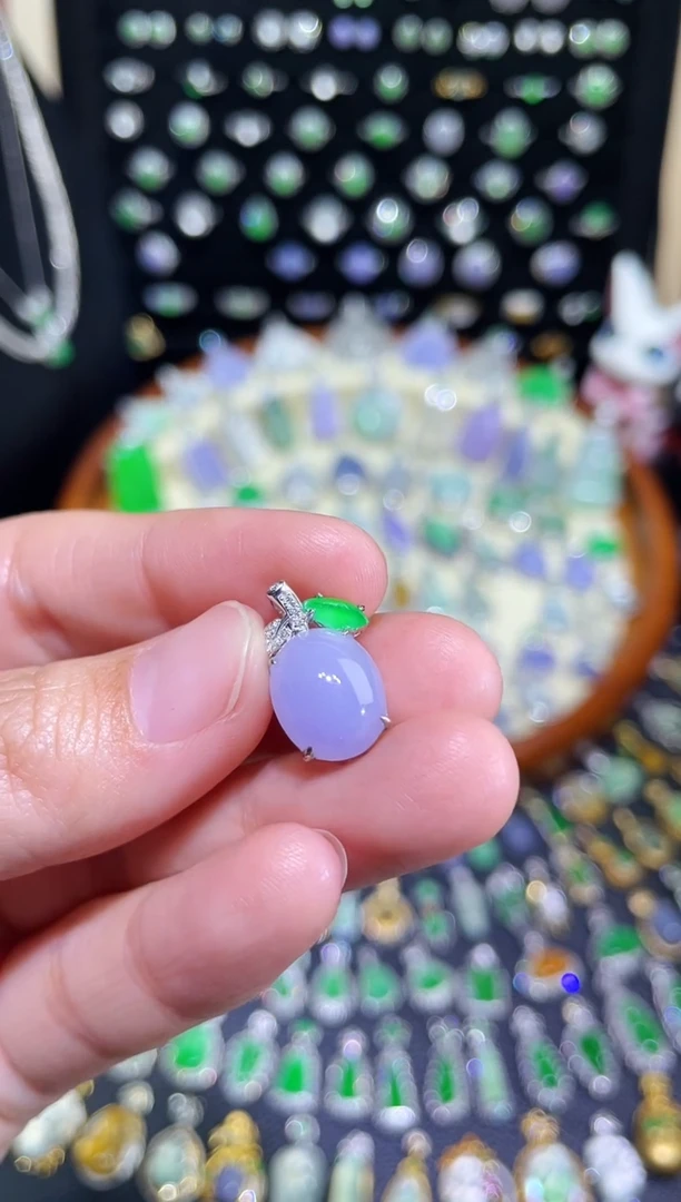 颈饰18K金镶嵌翡翠卡11.8冰粉紫蛋面吊坠