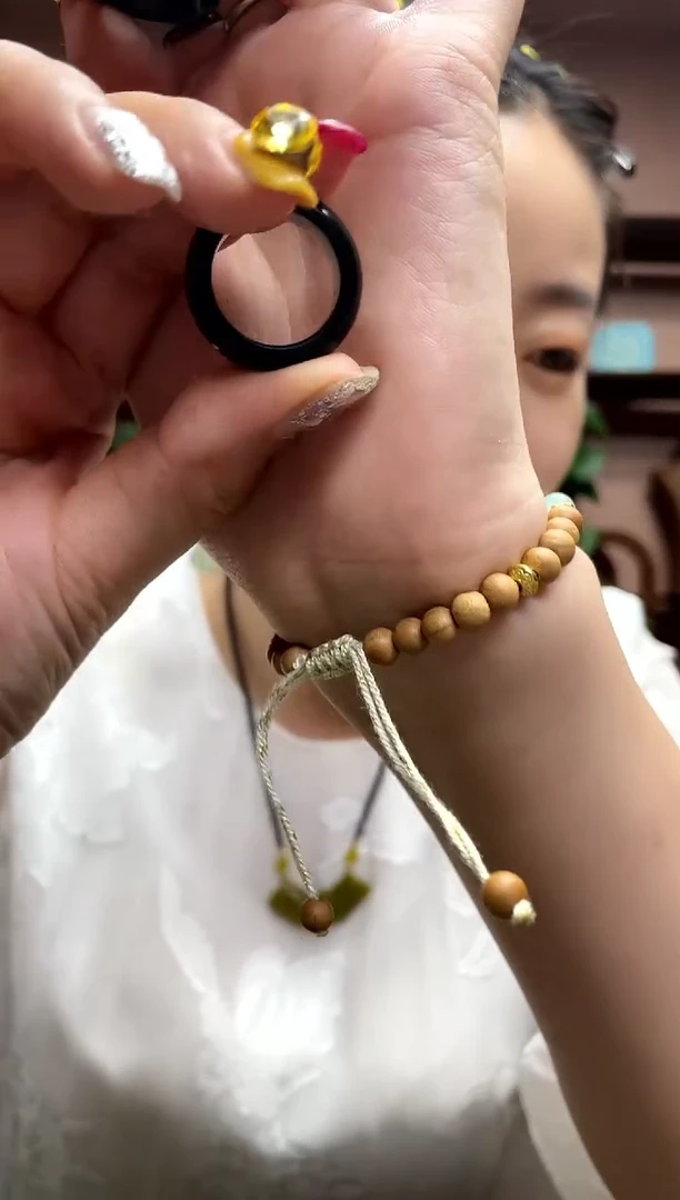 岫玉未镶嵌戒指多样性发货发其中之一