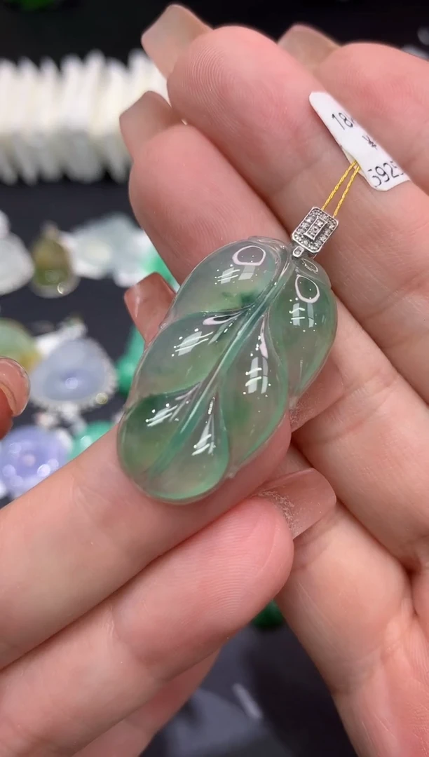吊坠(不含链)18K金镶嵌翡翠11
