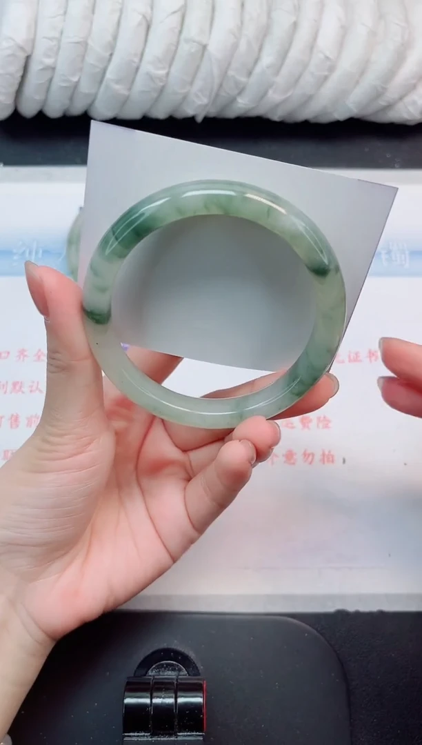 【闪购商品】石英质玉手镯未镶嵌205#60.1