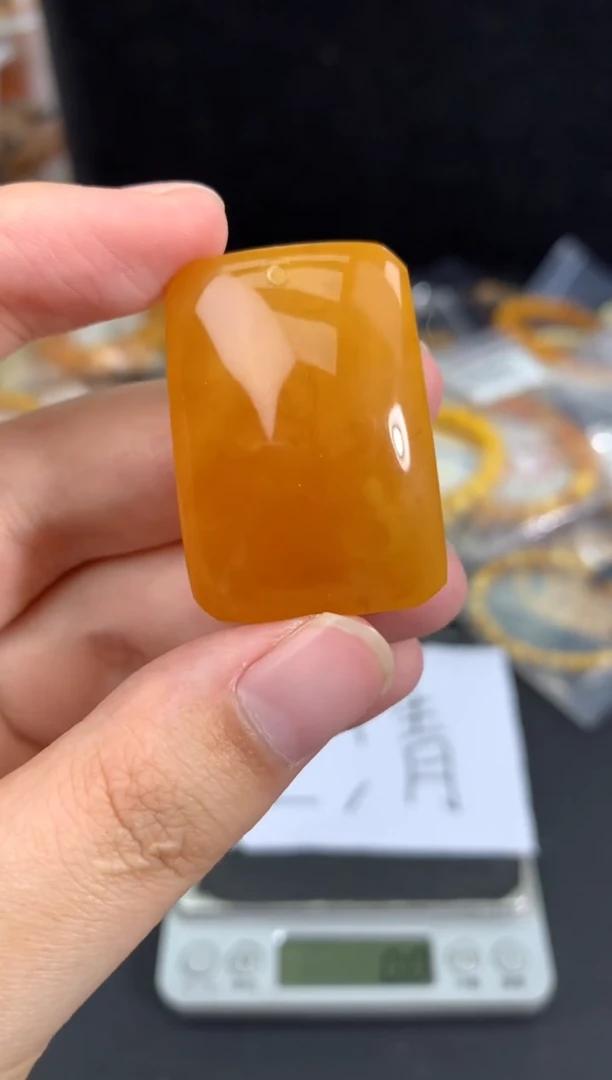 蜜蜡未镶嵌珠宝奇石78