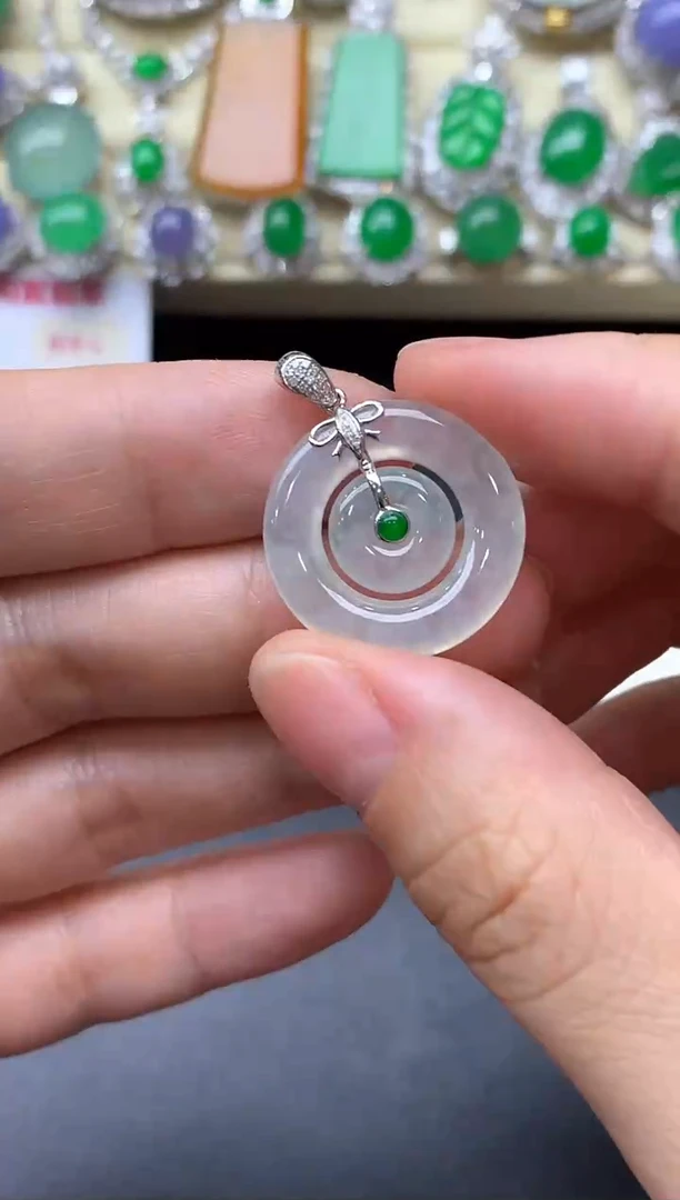 颈饰18K金镶嵌翡翠335-中国好珍宝