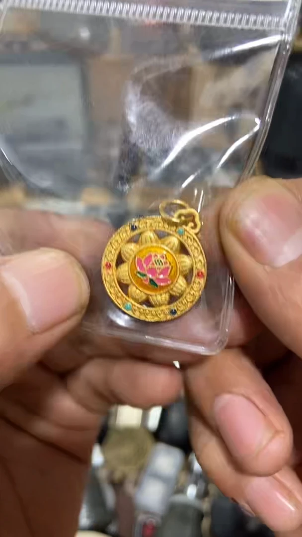 瓷片闪购商品  如图所示