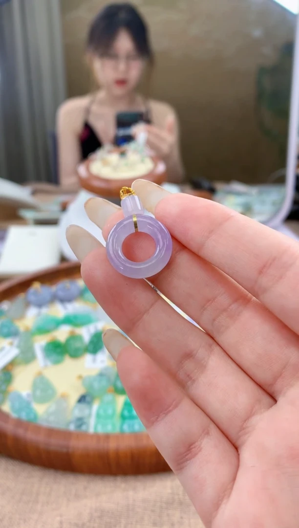 翡翠18K金镶嵌颈饰天然A货翡翠挂件