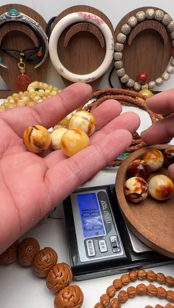 裸石琥珀未镶嵌蜜蜡