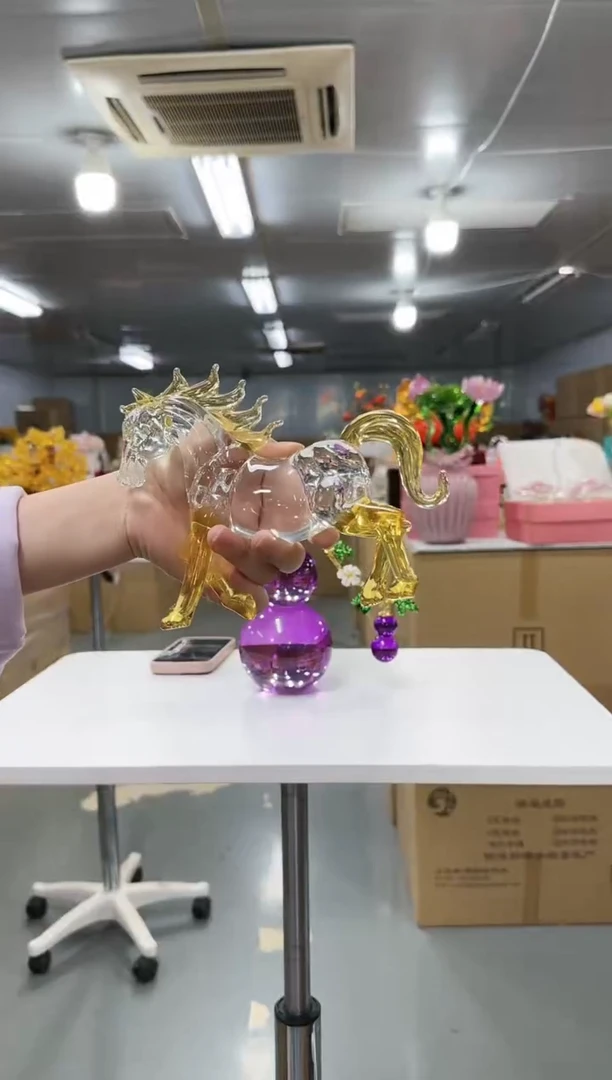 金沃水晶琉璃    马