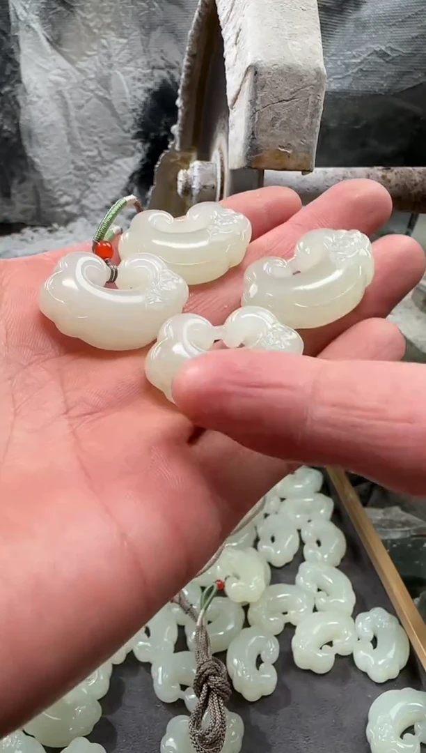 颈饰未镶嵌和田玉吊坠多样性拍一发一件