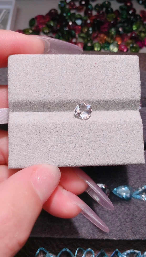 裸石蓝宝石0.96ct  全净