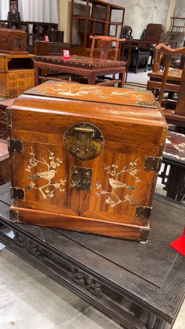 木喜鹊登梅首饰箱