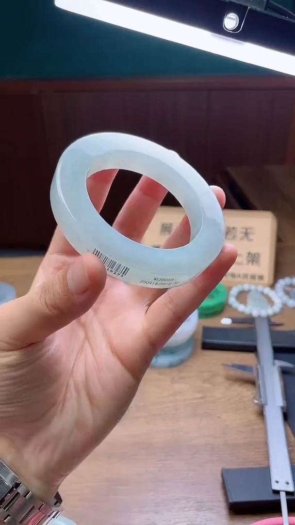 定制翡翠手镯未镶嵌保***陆定制