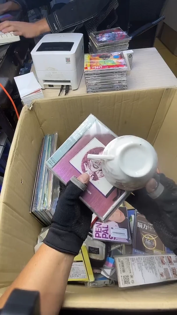 哈****i二手商品不退不换