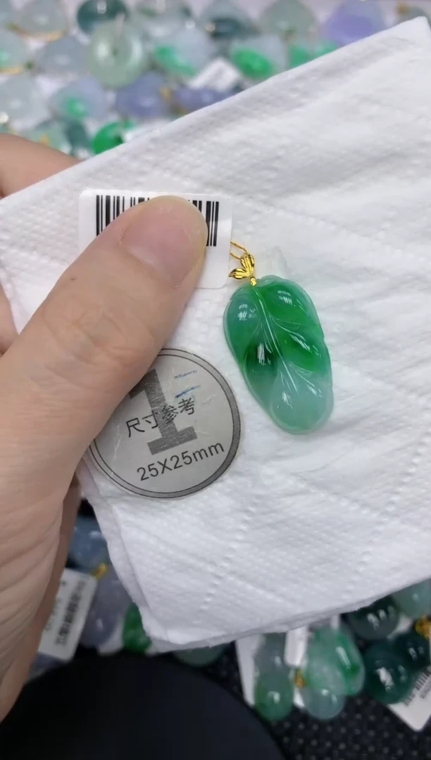 颈饰18K金镶嵌翡翠1111111