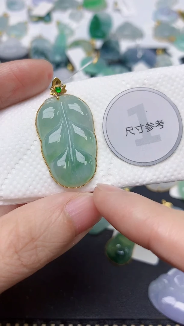 颈饰18K金镶嵌翡翠天然缅甸A货翡翠