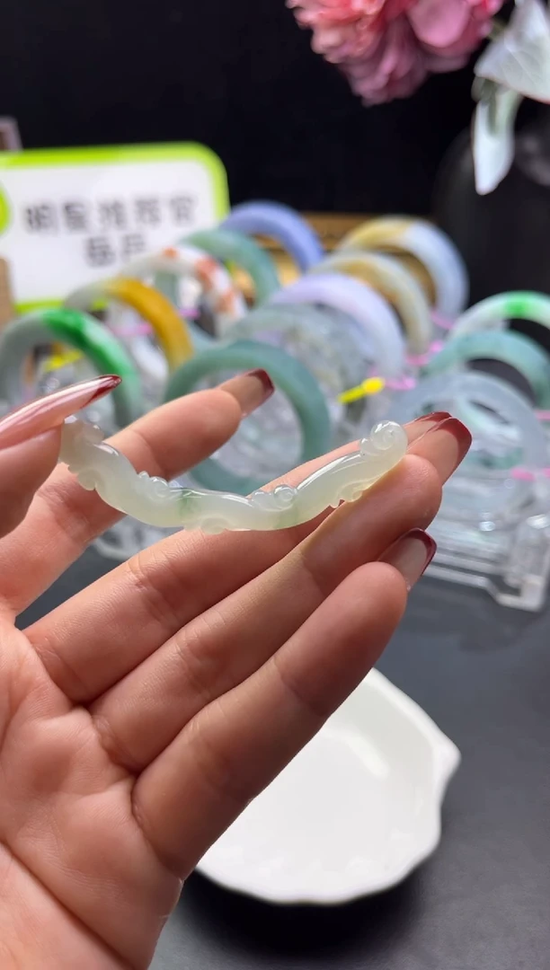 未镶嵌挂件翡翠玉璜