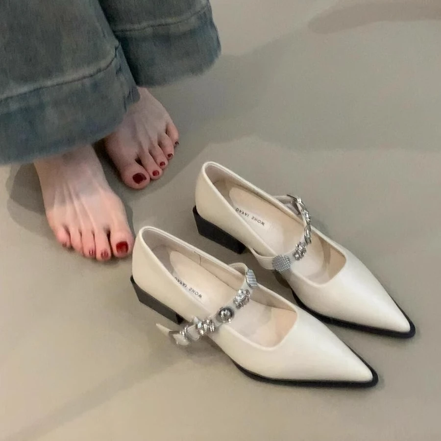 法式白色粗跟玛丽珍女鞋2025春季新款配裙子一字带尖头气质单鞋潮