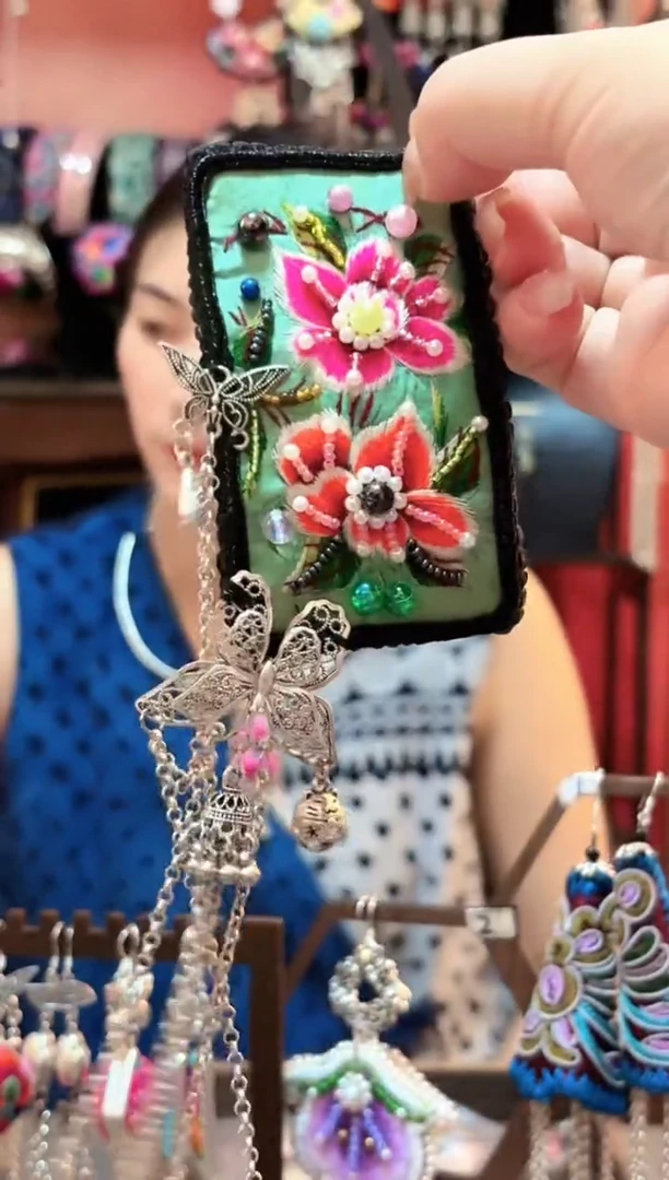 织绣云织谣民族风精美饰品   117