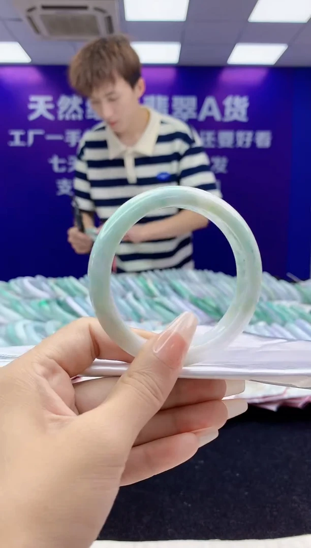 未镶嵌手镯翡翠AAAAAAAAAAAA