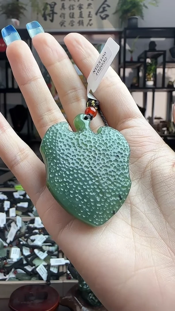 颈饰未镶嵌和田玉2