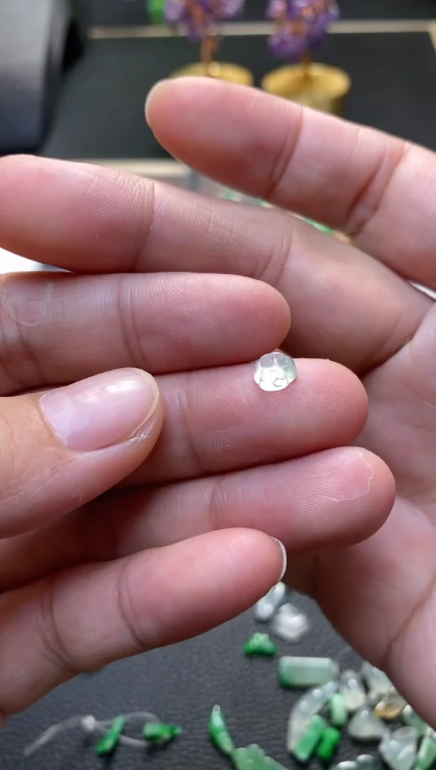 翡翠未镶嵌颈饰翡翠32736
