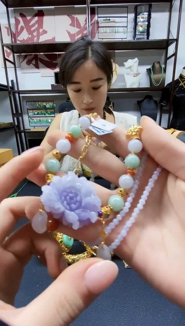 颈饰未镶嵌翡翠手串